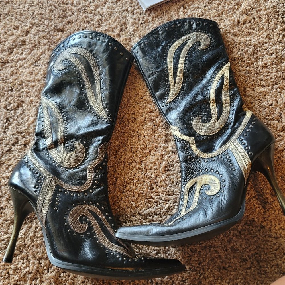 Dollhouse black/gold mid-calf leather boot – size 8m - pre-owned / $50